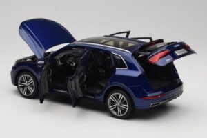 Audi Q5L FY Azul Paudi Model 1:18 33729 Metal - imagem 5 de 8