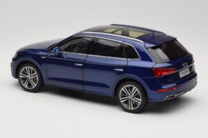 Audi Q5L FY Azul Paudi Model 1:18 33729 Metal - imagem 7 de 8
