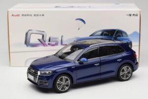 Audi Q5L FY Azul Paudi Model 1:18 33729 Metal - imagem 8 de 8