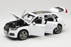Audi Q5L FY Branco Paudi Model 1:18 30694 Metal - imagem 2 de 8