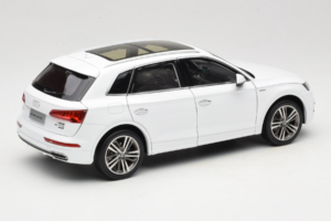 Audi Q5L FY Branco Paudi Model 1:18 30694 Metal - imagem 3 de 8