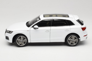 Audi Q5L FY Branco Paudi Model 1:18 30694 Metal - imagem 4 de 8