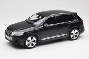 Audi Q7 4M Preto Mate Minichamps 1:18 110014001 Metal