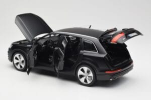 Audi Q7 4M Preto Mate Minichamps 1:18 110014001 Metal - imagem 5 de 8