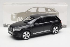 Audi Q7 4M Preto Mate Minichamps 1:18 110014001 Metal - imagem 8 de 8