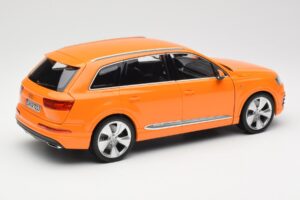 Audi Q7 4M Laranja Metallic Minichamps 1:18 110014004 Metal - imagem 3 de 8