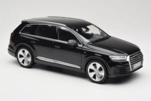 Audi Q7 4M Orca Black Minichamps 1:18 5011407625 Metal - imagem 6 de 8