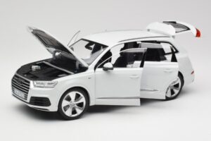 Audi Q7 4M Branco Minichamps 1:18 110014000 Metal - imagem 2 de 8