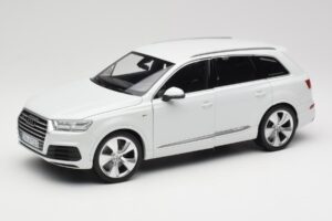 Audi Q7 4M Branco Minichamps 1:18 110014000 Metal