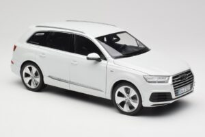 Audi Q7 4M Branco Minichamps 1:18 110014000 Metal - imagem 6 de 8