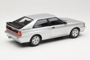 Audi Quattro B2 Prata Minichamps 1:18 155016122 Metal - imagem 2 de 6
