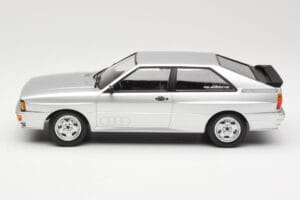 Audi Quattro B2 Prata Minichamps 1:18 155016122 Metal - imagem 3 de 6