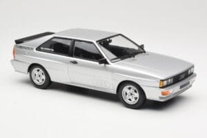 Audi Quattro B2 Prata Minichamps 1:18 155016122 Metal - imagem 4 de 6