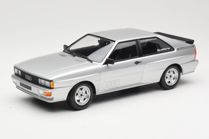Audi Quattro B2 Prata Minichamps 1:18 155016122 Metal
