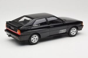 Audi Quattro Preto Metálico Minichamps 1:18 155016121 Metal - imagem 2 de 6