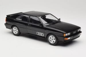 Audi Quattro Preto Metálico Minichamps 1:18 155016121 Metal - imagem 4 de 6
