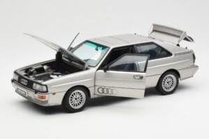 Audi Quattro LWB Prata AUTOart 1:18 70303 Metal - imagem 2 de 8