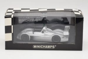 Audi R10 Concept Ice Prateado Metallic Minichamps 1:43 AUDI001 Metal - imagem 4 de 4