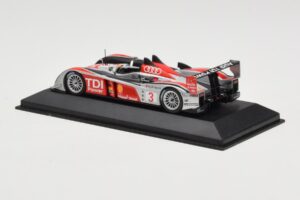 Audi R10 TDI LMP1 #3 L. Luhr / A. Premat / M. Rockenfeller 24 Hours of Le Mans 2008 Minichamps 1:43 400089903 Metal - imagem 3 de 4