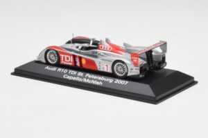 Audi R10 TDI #1 R. Capello / A. McNish / T. Kristensen 24 Hours of Le Mans 2007 Minichamps 1:43 5020700243 Metal - imagem 3 de 4