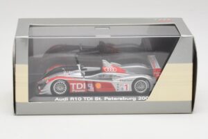 Audi R10 TDI #1 R. Capello / A. McNish / T. Kristensen 24 Hours of Le Mans 2007 Minichamps 1:43 5020700243 Metal - imagem 4 de 4