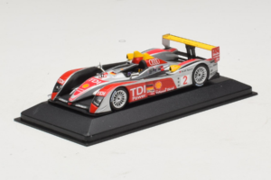Audi R10 TDI LMP1 #2 R. Capello / T. Kristensen 2007 Minichamps 1:43 400071602 Metal - imagem 2 de 4