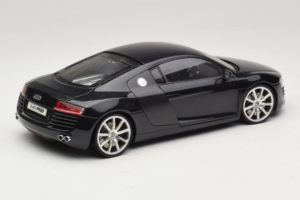 Audi R8 Preto Kyosho 1:18 09213BK Metal - imagem 3 de 8