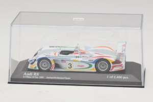 Audi R8 LMP #3 J. Herbert / R. Kelleners 24 Hours of Le Mans 2001 Minichamps 1:43 400010903 Metal - imagem 4 de 5