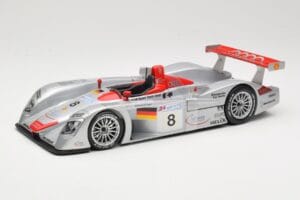 Audi R8 LMP900 #8 Audi Sport Team Joest F. Biela / E. Pirro / T. Kristensen 24 Hours of Le Mans 2000 Maisto 1:18 38899 Metal
