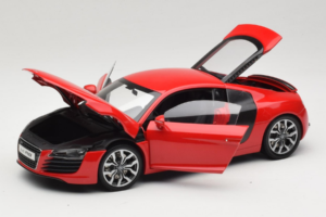 Audi R8 Vermelho Kyosho 1:18 09213R Metal - imagem 2 de 8