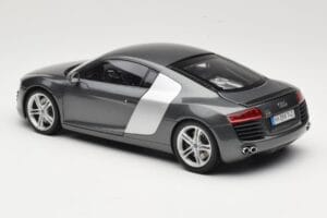 Audi R8 Type 42 4.2 Daytona Grey Kyosho 1:18 5010618425 Metal - imagem 7 de 8