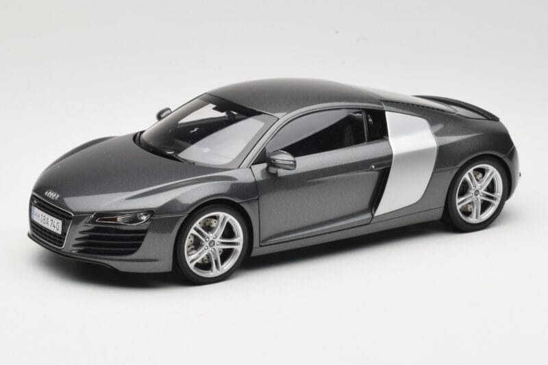 Audi R8 Type 42 4.2 Daytona Grey Kyosho 1:18 5010618425 Metal