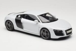 Audi R8 Type 42 Suzuka Grey Kyosho 1:18 09213SG Metal - imagem 6 de 8