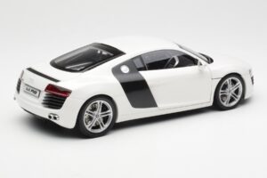 Audi R8 Type 42 Branco Kyosho 1:18 09213W Metal - imagem 3 de 8