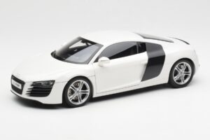 Audi R8 Type 42 Branco Kyosho 1:18 09213W Metal