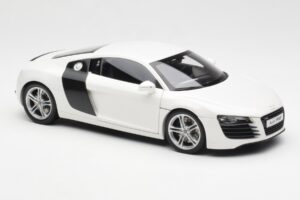 Audi R8 Type 42 Branco Kyosho 1:18 09213W Metal - imagem 6 de 8
