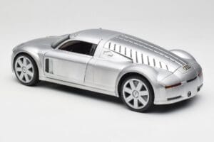 Audi Rosemeyer Prateado Maisto 1:18 20000001438 Metal - imagem 7 de 8