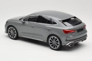 Audi RS Q3 F3 Sportback Cinzento Minichamps 1:18 155018100 Metal - imagem 5 de 6