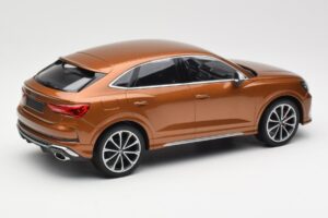 Audi RS Q3 Sportback 8U Brown Metallic Minichamps 1:18 155018104 Metal - imagem 2 de 6