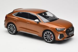 Audi RS Q3 Sportback 8U Brown Metallic Minichamps 1:18 155018104 Metal - imagem 4 de 6