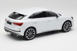Audi RS Q3 F3 Sportback Glacier White Metallic Minichamps 1:18 155018105 Metal - imagem 2 de 6