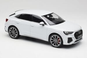 Audi RS Q3 F3 Sportback Glacier White Metallic Minichamps 1:18 155018105 Metal - imagem 4 de 6