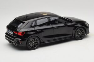 Audi RS3 8Y Sportback Myth Black Norev 1:18 188388 Metal - imagem 3 de 8