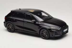 Audi RS3 8Y Sportback Myth Black Norev 1:18 188388 Metal - imagem 6 de 8