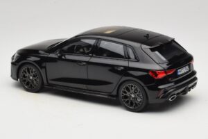Audi RS3 8Y Sportback Myth Black Norev 1:18 188388 Metal - imagem 7 de 8