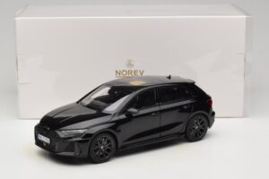 Audi RS3 8Y Sportback Myth Black Norev 1:18 188388 Metal - imagem 8 de 8