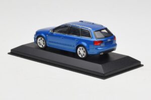 Audi RS4 B7 Avant Blue Metallic Minichamps 1:43 AUDI010 Metal - imagem 3 de 4