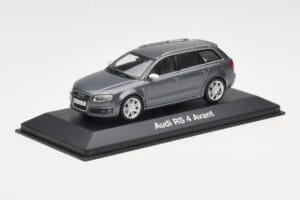 Audi RS4 B7 Avant Cinzento Minichamps 1:43 5010509223 Metal - imagem 2 de 4