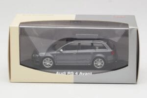 Audi RS4 B7 Avant Cinzento Minichamps 1:43 5010509223 Metal - imagem 4 de 4