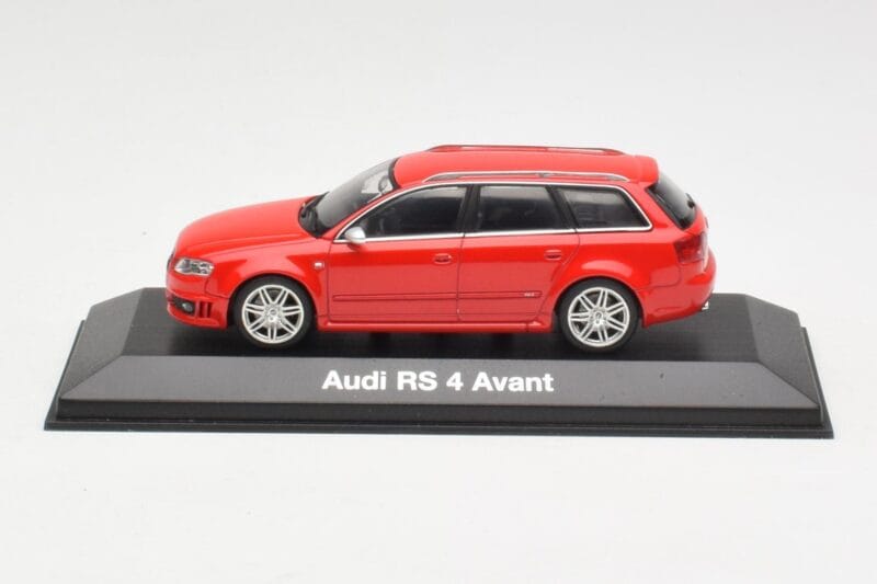 Audi RS4 B7 Avant Vermelho Minichamps 1:43 5010509213 Metal